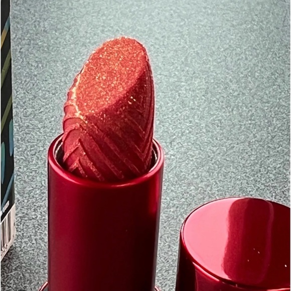 Uoma Beauty Savage Black Magic High Shine Lipstick Hypnotic Impact BNIB - Picture 3 of 12